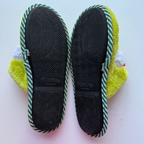 Grinch Christmas Sleep Pants and Matching Slippers - Picture 12 of 12